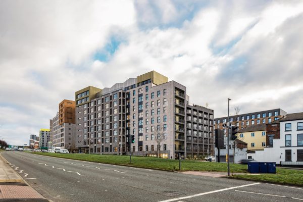 PJ-Islington-Montage-0552-VP002-min-scaled